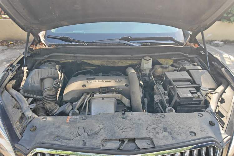 Used Buick Envision 2014 28T Four-Wheel Drive Luxury Model Engine Bay