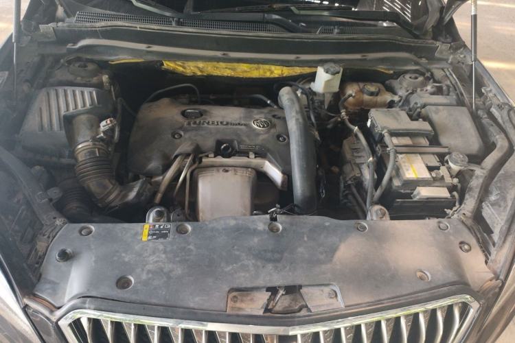 Used Buick Envision 2014 28T Four-Wheel Drive Elite Model Engine Bay