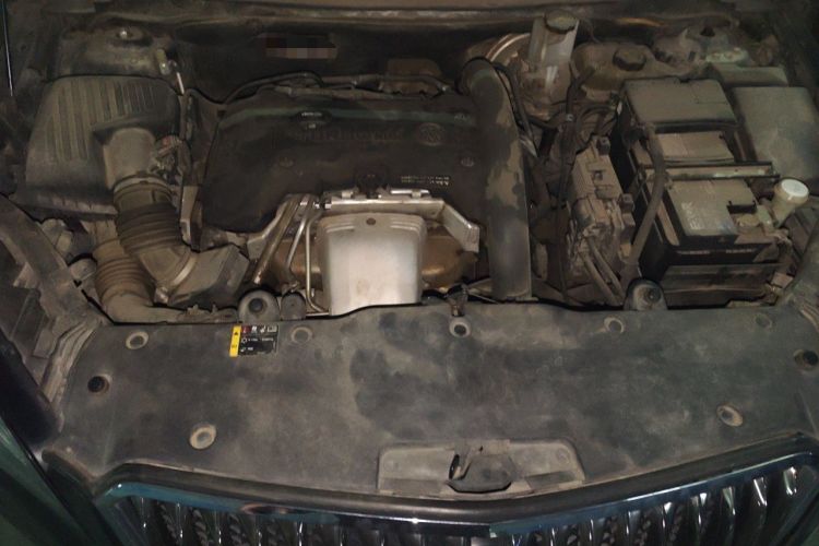 Used Buick Envision 2014 28T Four-Wheel Drive Elite Model Engine Bay