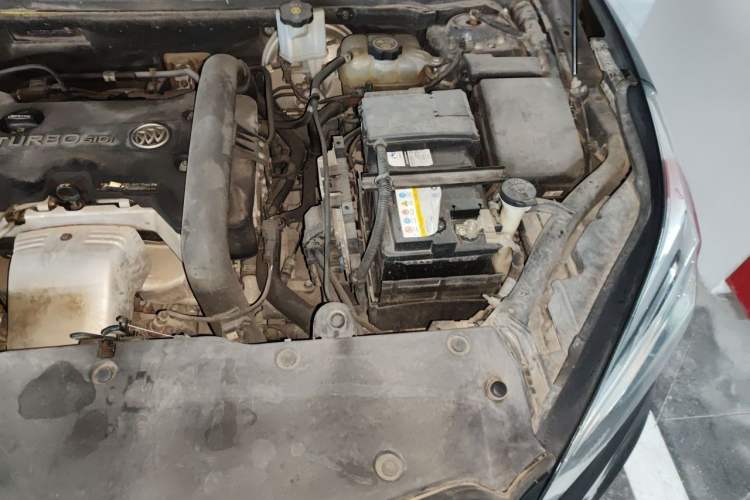 Used Buick Envision 2014 28T Four-Wheel Drive All-Terrain Flagship Edition Engine Bay Left