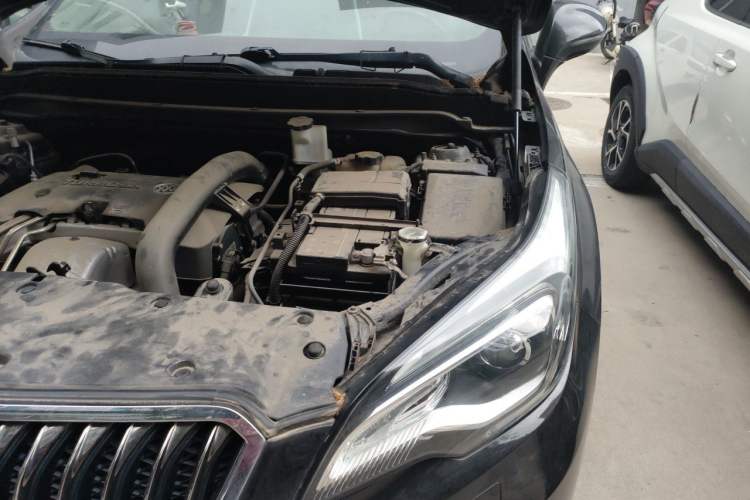 Used Buick Envision 2014 28T Four-Wheel Drive Luxury Model Engine Bay Left