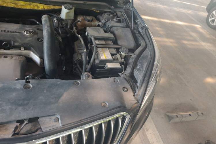 Used Buick Envision 2014 28T Four-Wheel Drive Elite Model Engine Bay Left