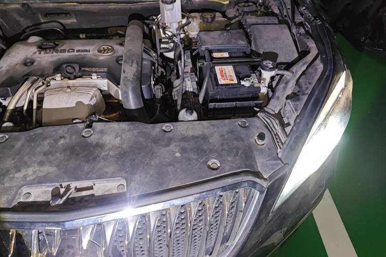 Used Buick Envision 2014 28T Four-Wheel Drive Elite Model Engine Bay Left