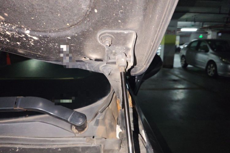 Used Buick Envision 2014 28T Four-Wheel Drive Elite Model Engine Bay Left