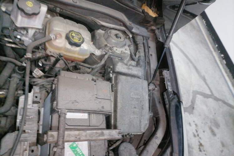 Used Buick Envision 2014 28T Four-Wheel Drive Elite Model Engine Bay Left