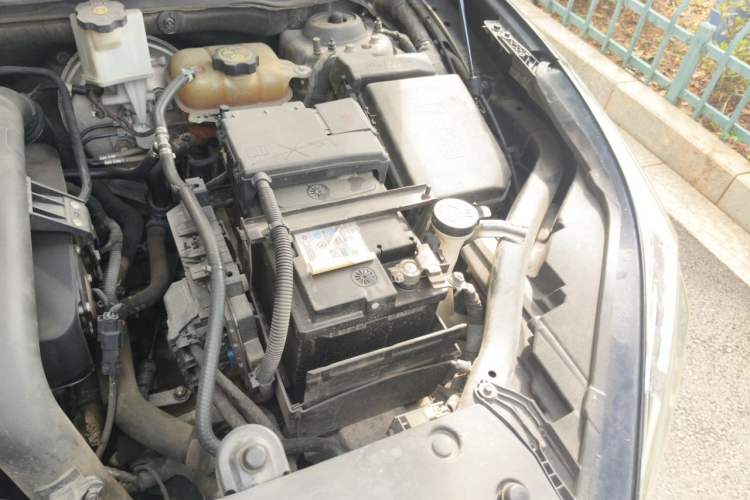 Used Buick Envision 2014 28T Four-Wheel Drive Elite Model Engine Bay Left