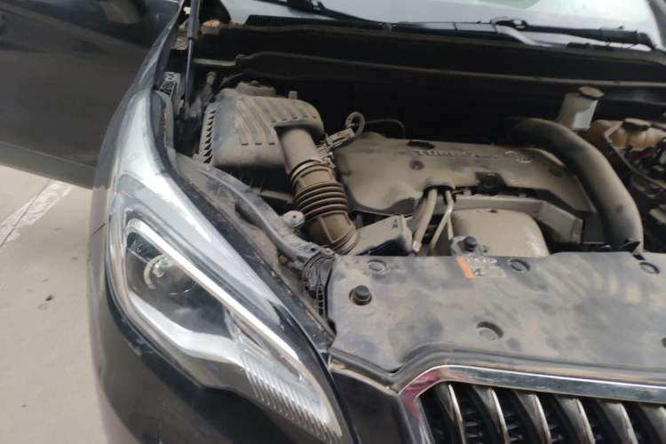Used Buick Envision 2014 28T Four-Wheel Drive Luxury Model Engine Bay Right