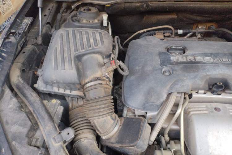 Used Buick Envision 2014 28T Four-Wheel Drive Elite Model Engine Bay Right