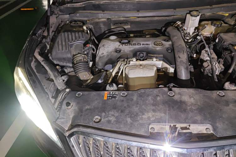 Used Buick Envision 2014 28T Four-Wheel Drive Elite Model Engine Bay Right