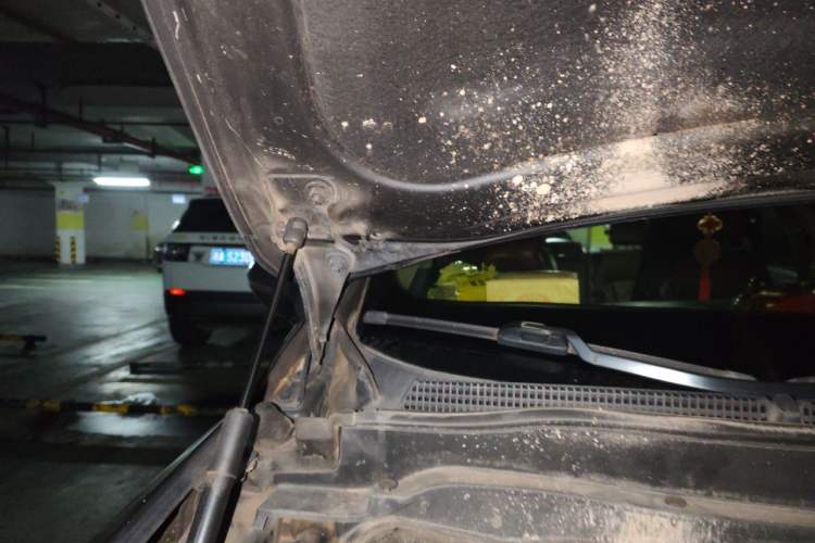 Used Buick Envision 2014 28T Four-Wheel Drive Elite Model Engine Bay Right