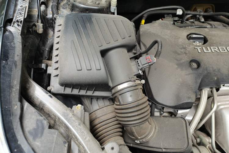 Used Buick Envision 2014 28T Four-Wheel Drive Elite Model Engine Bay Right