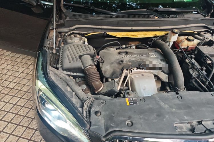 Used Buick Envision 2014 28T Four-Wheel Drive Elite Model Engine Bay Right