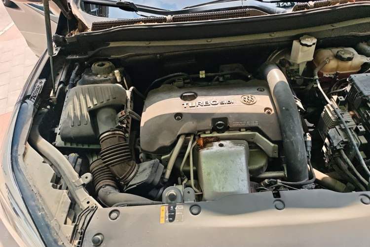 Used Buick Envision 2014 28T Four-Wheel Drive Elite Model Engine Bay Right