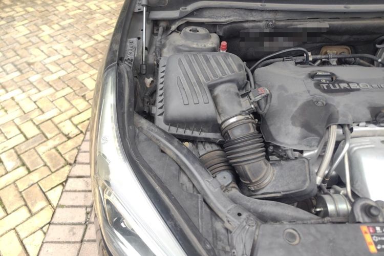 Used Buick Envision 2014 28T Four-Wheel Drive Luxury Model Engine Bay Right