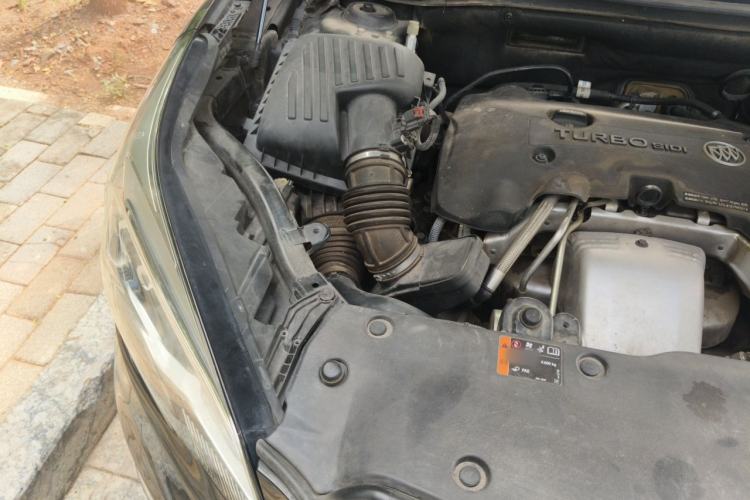 Used Buick Envision 2014 28T Four-Wheel Drive Elite Model Engine Bay Right