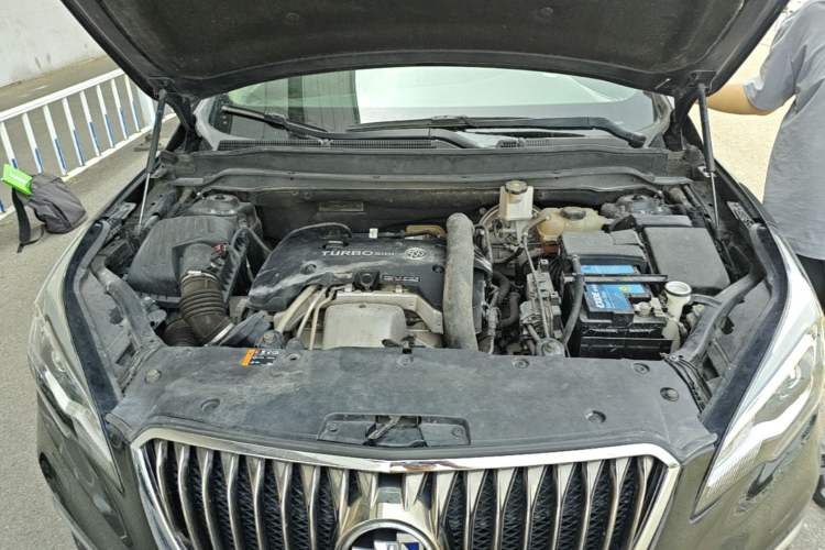 Used Buick Envision 2014 28T Four-Wheel Drive Elite Model Engine Bay