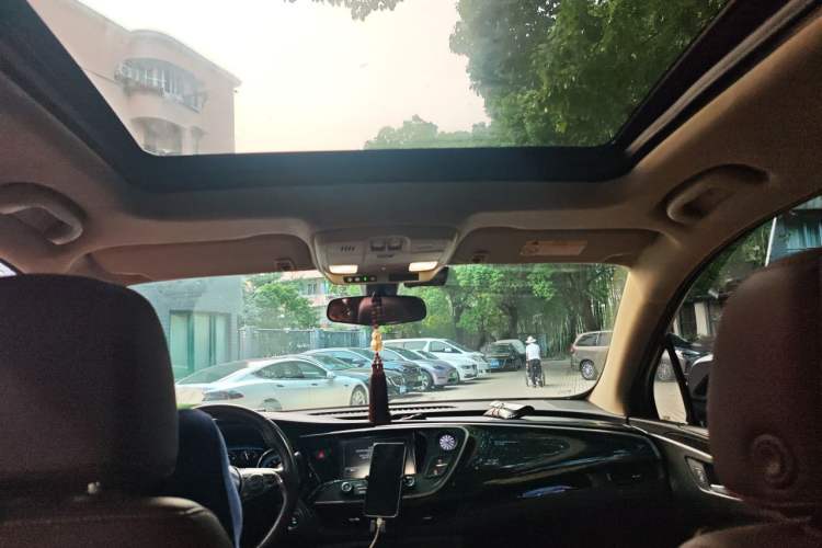 Used Buick Envision 2014 28T Four-Wheel Drive Elite Model Headliner