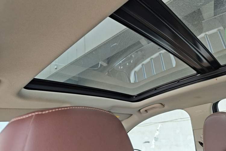 Used Buick Envision 2014 28T Four-Wheel Drive Elite Model Headliner