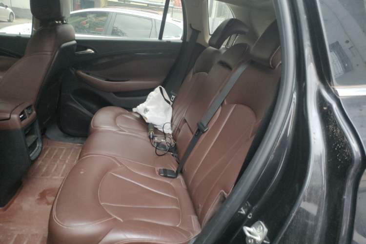 Used Buick Envision 2014 28T Four-Wheel Drive Luxury Model Left Rear Seat