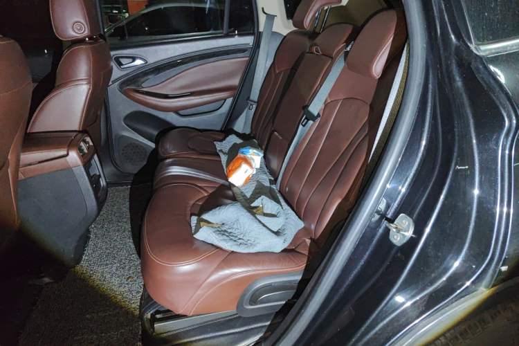 Used Buick Envision 2014 28T Four-Wheel Drive Elite Model Left Rear Seat