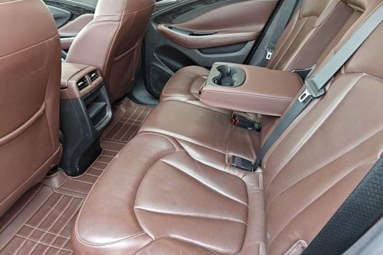 Used Buick Envision 2014 28T Four-Wheel Drive Elite Model Left Rear Seat