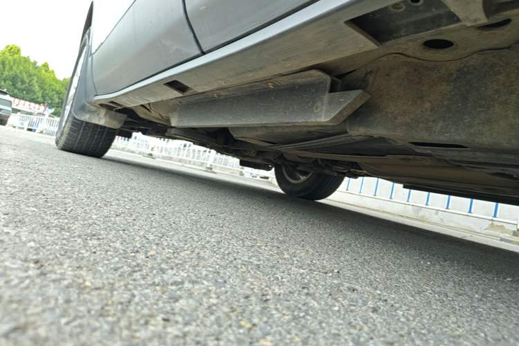 Used Buick Envision 2014 28T Four-Wheel Drive Elite Model Left Side Sill
