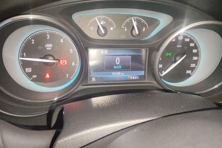 Used Buick Envision 2014 28T Four-Wheel Drive Luxury Model Odometer Close Up