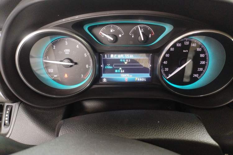 Used Buick Envision 2014 28T Four-Wheel Drive Elite Model Odometer Close Up