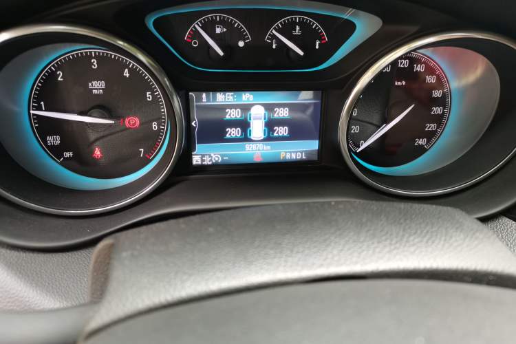 Used Buick Envision 2014 28T Four-Wheel Drive Elite Model Odometer Close Up