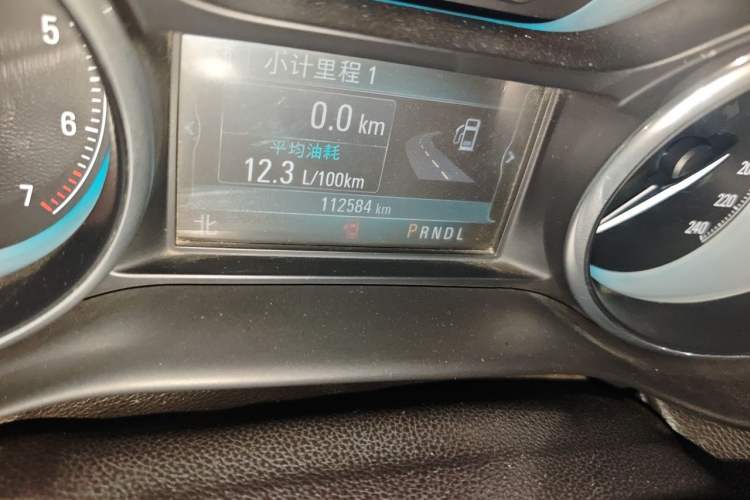 Used Buick Envision 2014 28T Four-Wheel Drive Elite Model Odometer Close Up