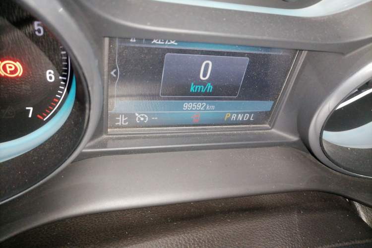 Used Buick Envision 2014 28T Four-Wheel Drive Elite Model Odometer Close Up