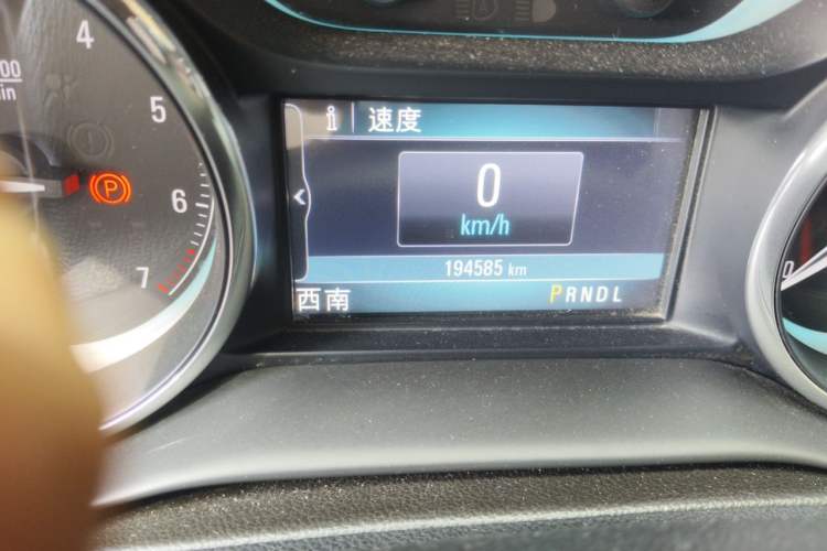 Used Buick Envision 2014 28T Four-Wheel Drive Elite Model Odometer Close Up