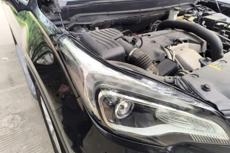 Used Buick Envision 2014 28T Four-Wheel Drive Luxury Model Right Front Headlight