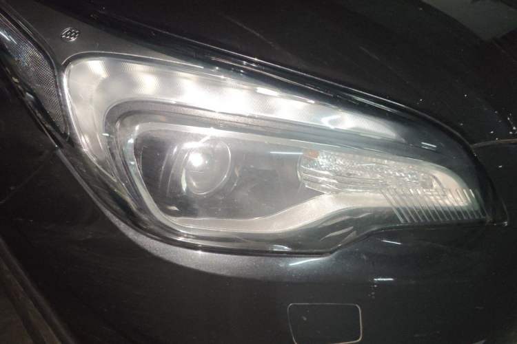 Used Buick Envision 2014 28T Four-Wheel Drive Elite Model Right Front Headlight