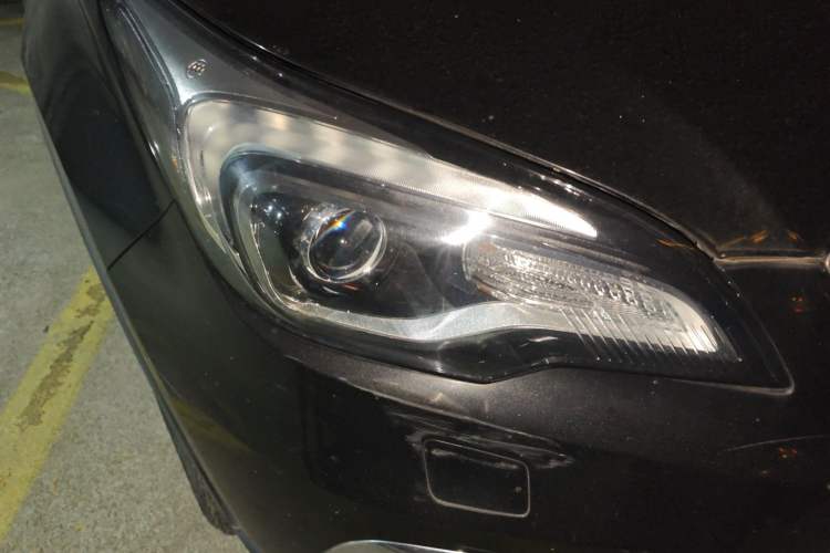 Used Buick Envision 2014 28T Four-Wheel Drive Elite Model Right Front Headlight