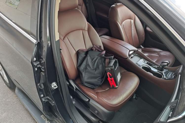 Used Buick Envision 2014 28T Four-Wheel Drive Elite Model Right Front Seat