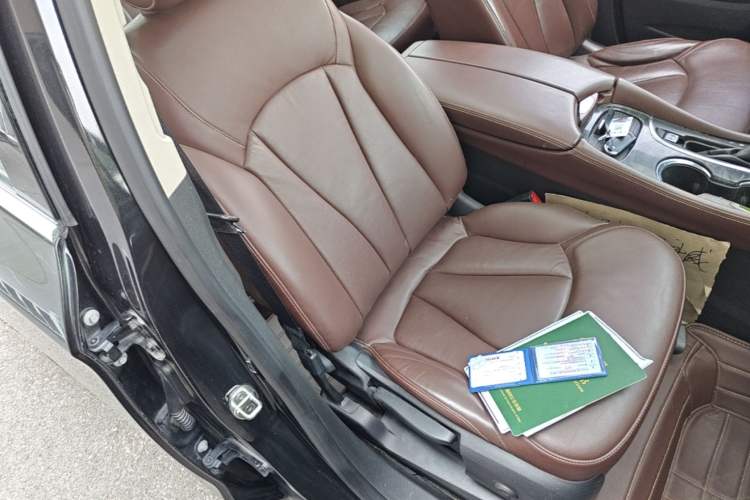 Used Buick Envision 2014 28T Four-Wheel Drive Elite Model Right Front Seat