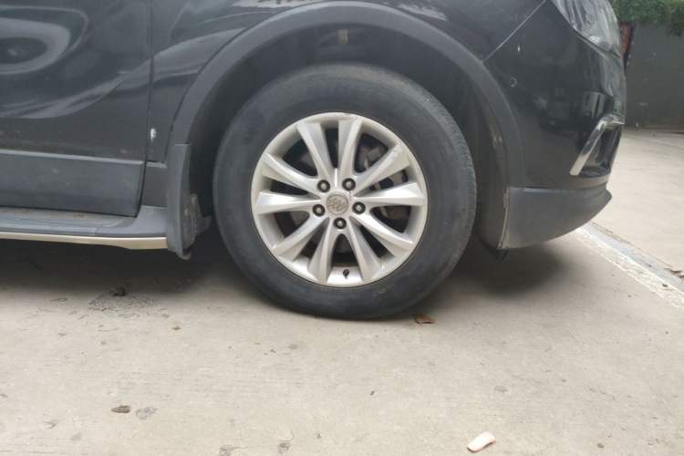 Used Buick Envision 2014 28T Four-Wheel Drive Luxury Model Right Front Wheel Hub