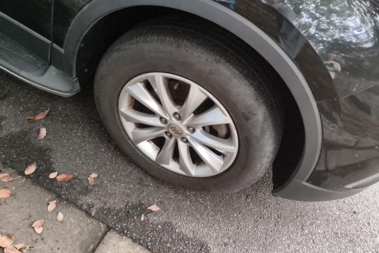 Used Buick Envision 2014 28T Four-Wheel Drive Luxury Model Right Front Wheel Hub