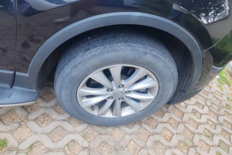 Used Buick Envision 2014 28T Four-Wheel Drive Elite Model Right Front Wheel Hub