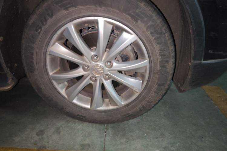 Used Buick Envision 2014 28T Four-Wheel Drive Elite Model Right Front Wheel Hub