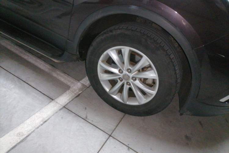 Used Buick Envision 2014 28T Four-Wheel Drive Elite Model Right Front Wheel Hub