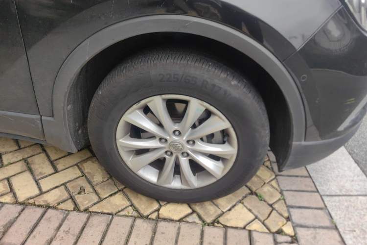 Used Buick Envision 2014 28T Four-Wheel Drive Luxury Model Right Front Wheel Hub