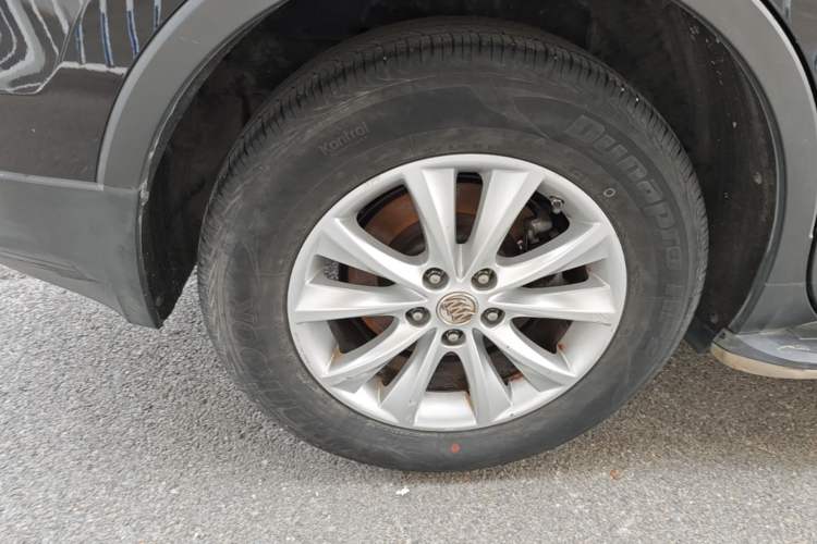 Used Buick Envision 2014 28T Four-Wheel Drive Elite Model Right Rear Wheel Hub