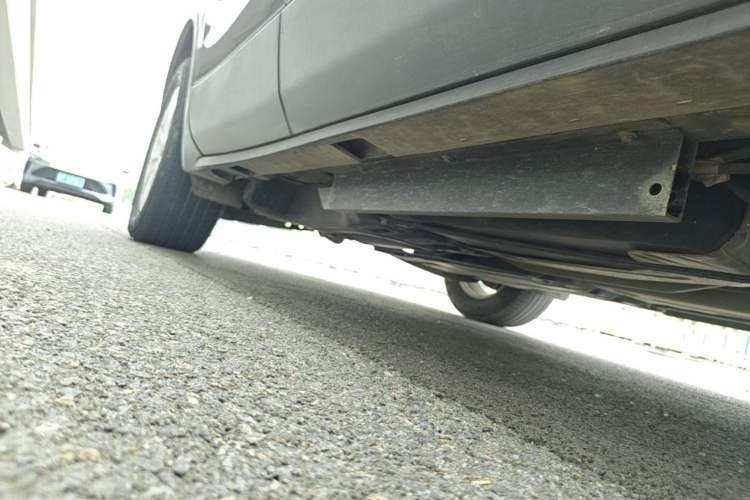 Used Buick Envision 2014 28T Four-Wheel Drive Elite Model Right Side Sill