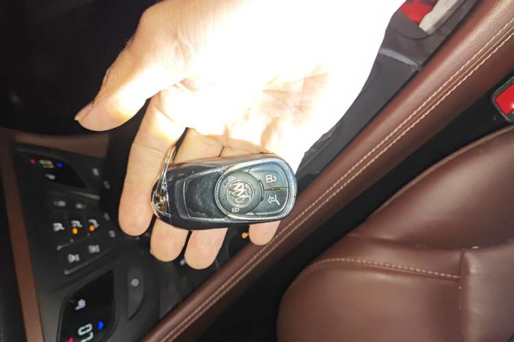 Used Buick Envision 2014 28T Four-Wheel Drive Elite Model Vehicle Key