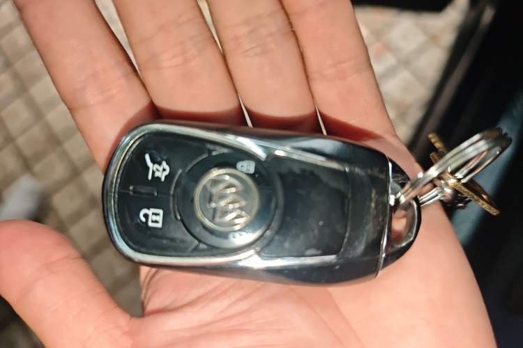 Used Buick Envision 2014 28T Four-Wheel Drive Elite Model Vehicle Key