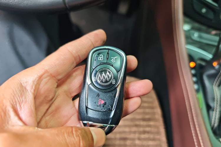 Used Buick Envision 2014 28T Four-Wheel Drive Elite Model Vehicle Key