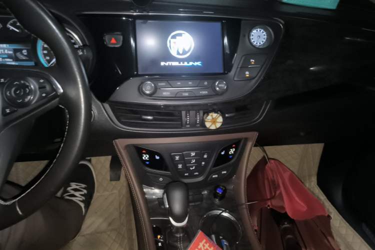 Used Buick Envision 2014 28T Four-Wheel Drive Elite Model Audio And AC Panel