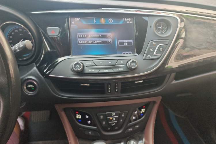 Used Buick Envision 2014 28T Four-Wheel Drive Luxury Model Audio And AC Panel